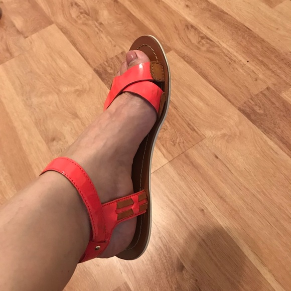 Sandals - Picture 3 of 5